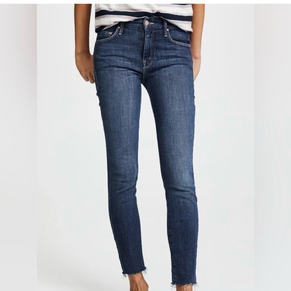 Mother looker ankle fray